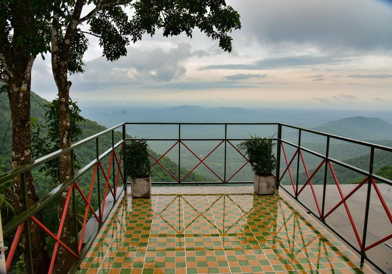 Mount Stratus Resort Vayalada Balussery Exterior photo