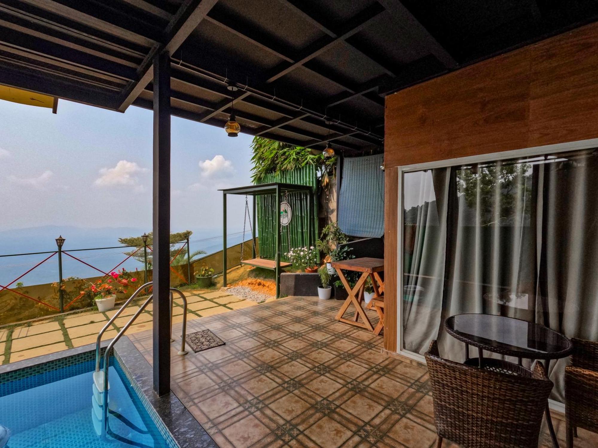 Mount Stratus Resort Vayalada Balussery Exterior photo