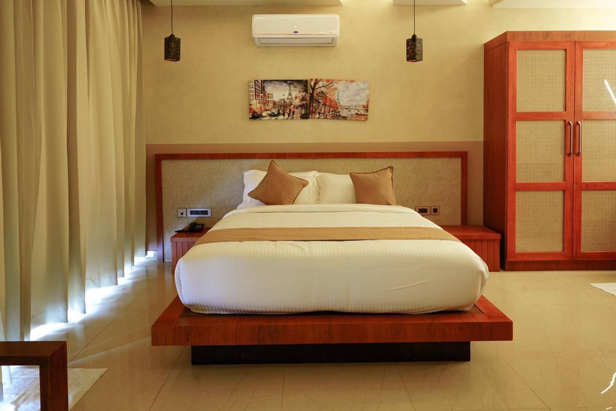 Mount Stratus Resort Vayalada Balussery Exterior photo