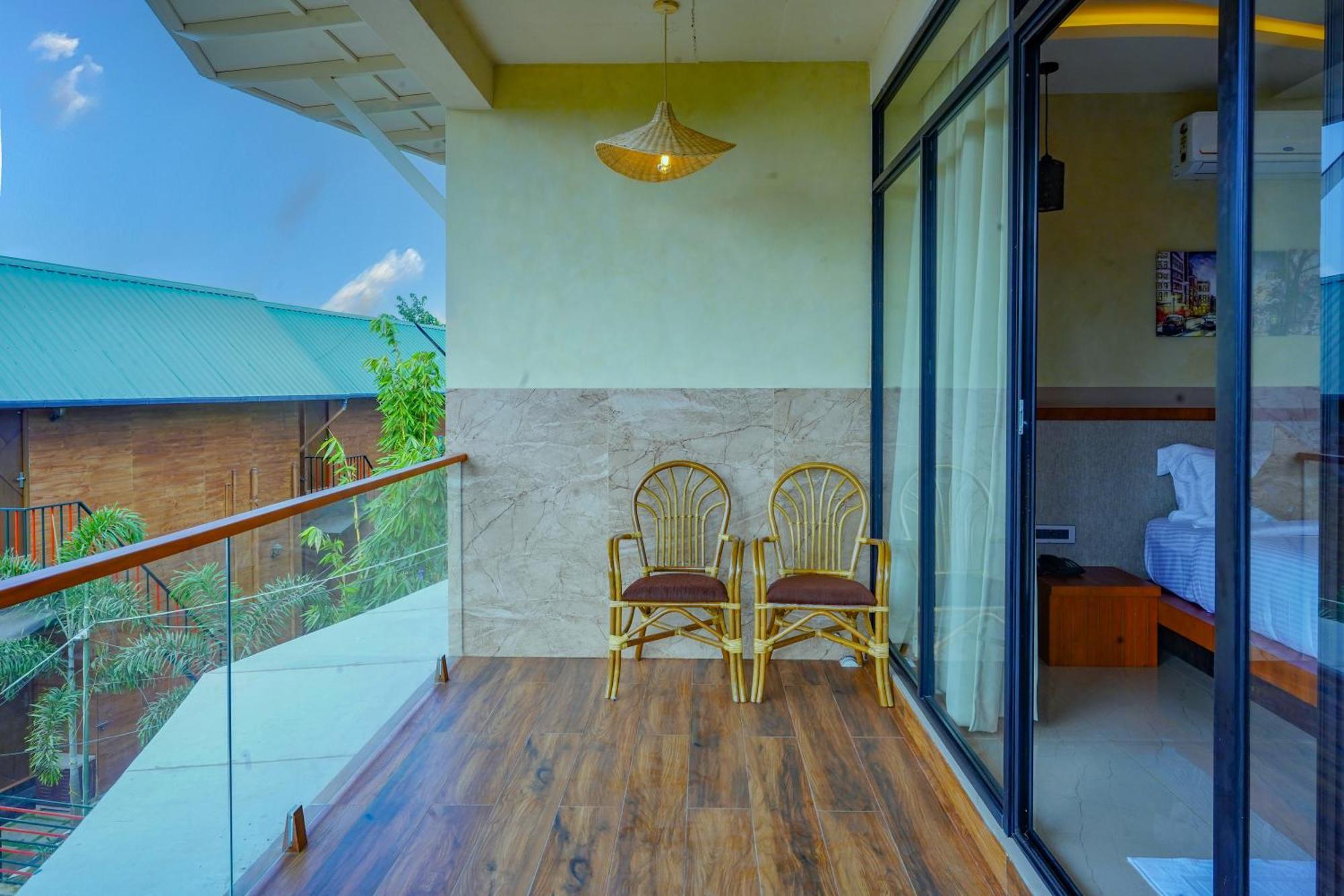 Mount Stratus Resort Vayalada Balussery Exterior photo