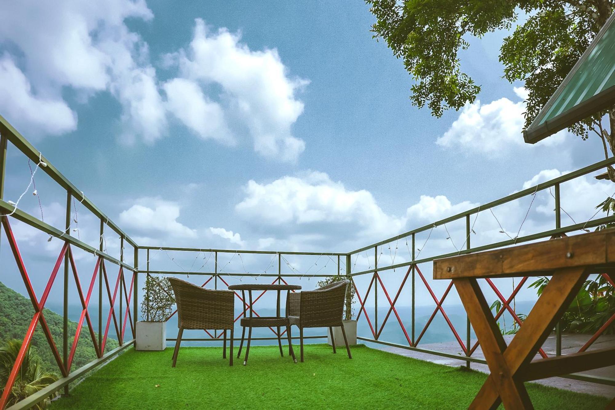 Mount Stratus Resort Vayalada Balussery Exterior photo