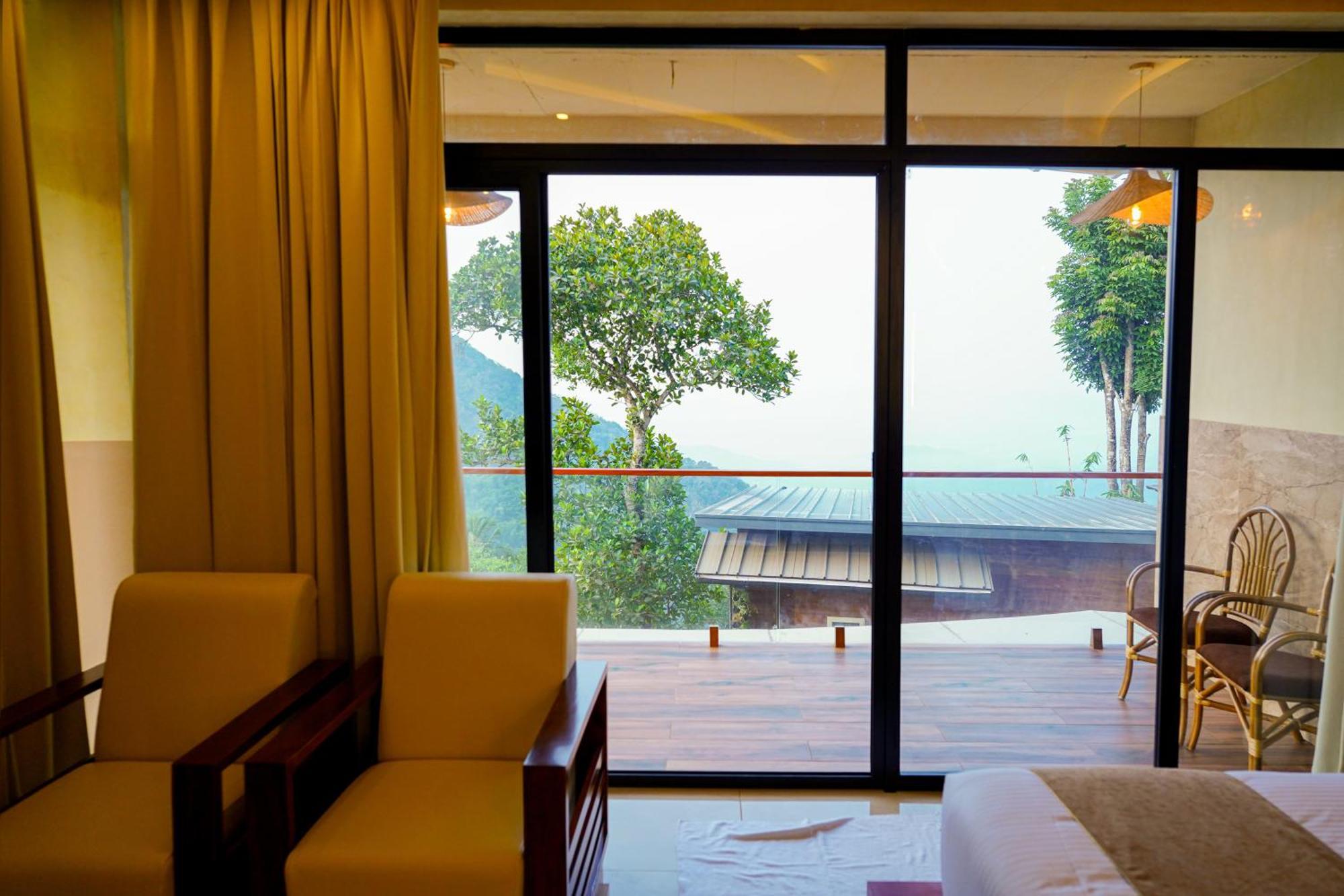 Mount Stratus Resort Vayalada Balussery Exterior photo